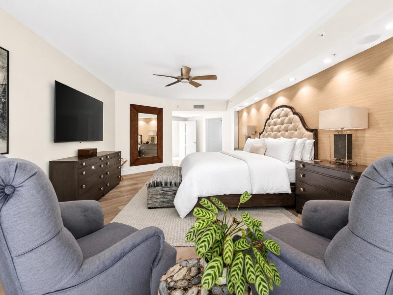 Condo for sale at Las Olas Grand V-2