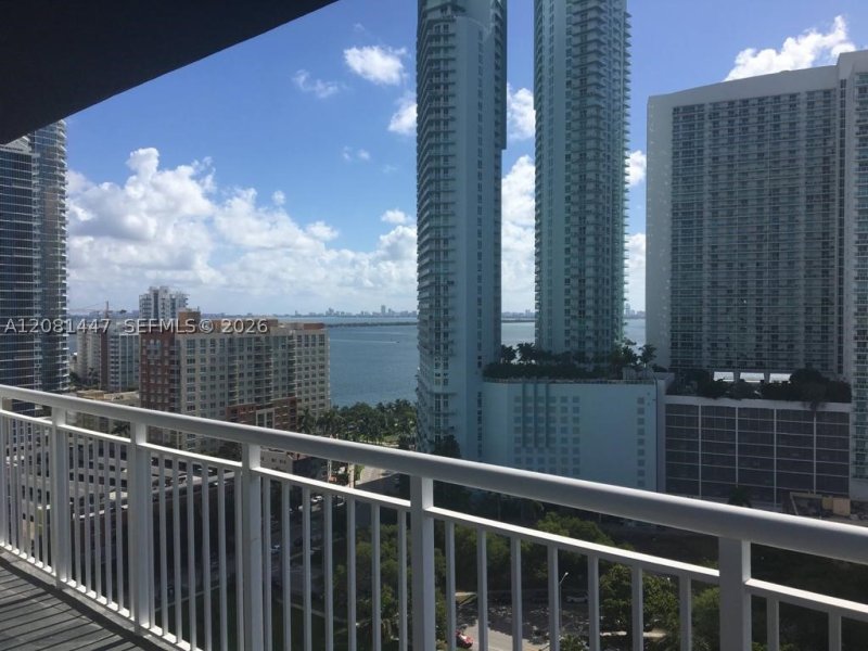 Apartment for rent at 1800 Biscayne Plaza 1907