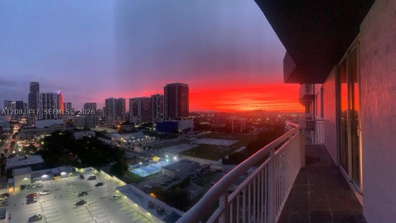 Apartment for rent at 1800 Biscayne Plaza 1907