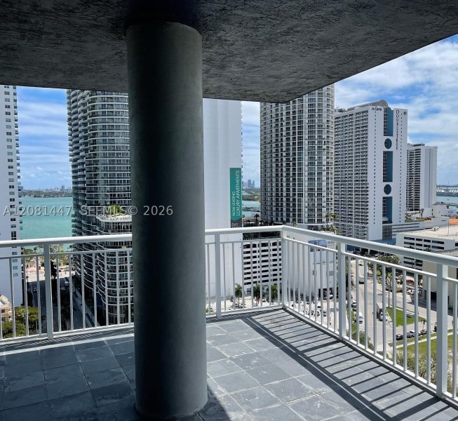 Apartment for rent at 1800 Biscayne Plaza 1907
