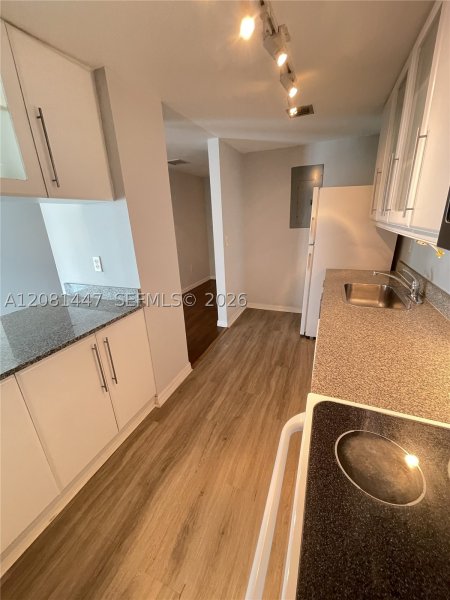 Apartment for rent at 1800 Biscayne Plaza 1907