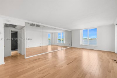 Comprar apartamento no Island Pointe 9C