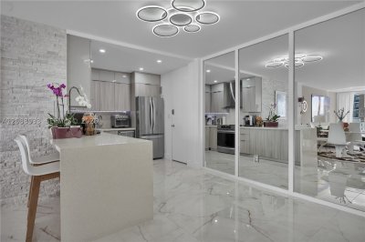 Comprar apartamento no Palm Bay Condo 5D