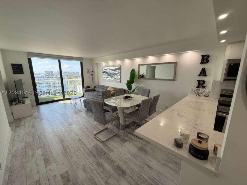 Apartment for rent at Sailboat Cay 1414
