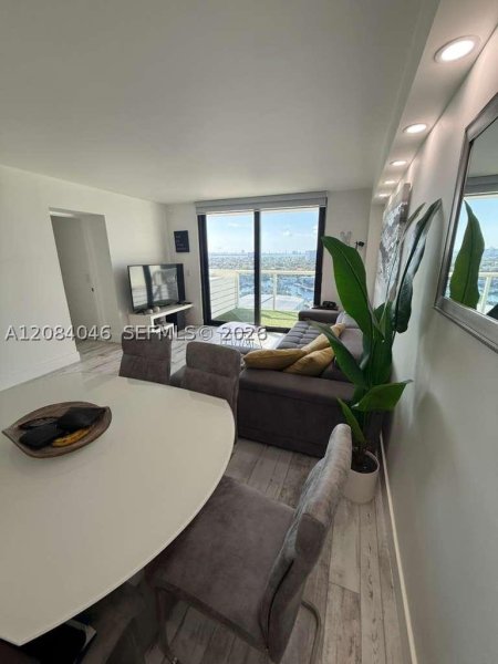 Apartment for rent at Sailboat Cay 1414