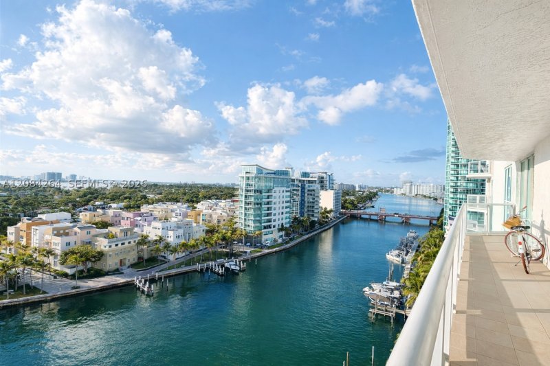 Condo for sale at Grandview 1405