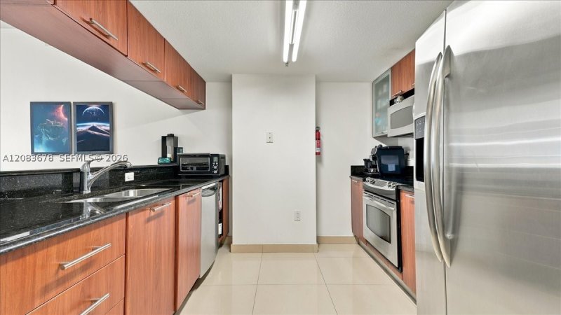 Condo for sale at 1800 Club 612