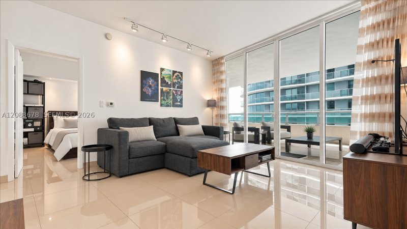 Condo for sale at 1800 Club 612