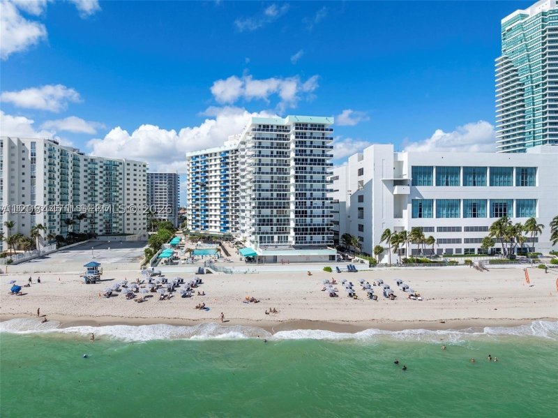 Condo for sale at Sea Air Towers 715