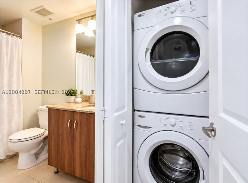 Apartment for rent at 23 Biscayne Bay 1501