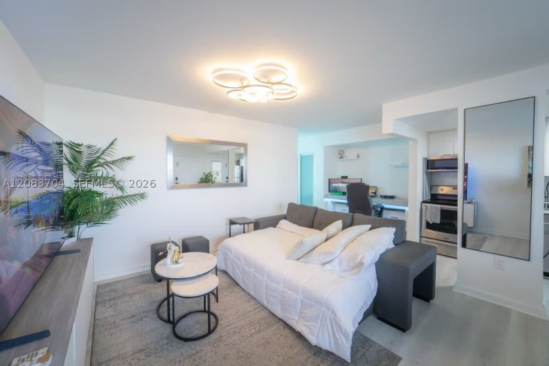 Apartment for rent at Bayshore Yacht Tennis Club 1016