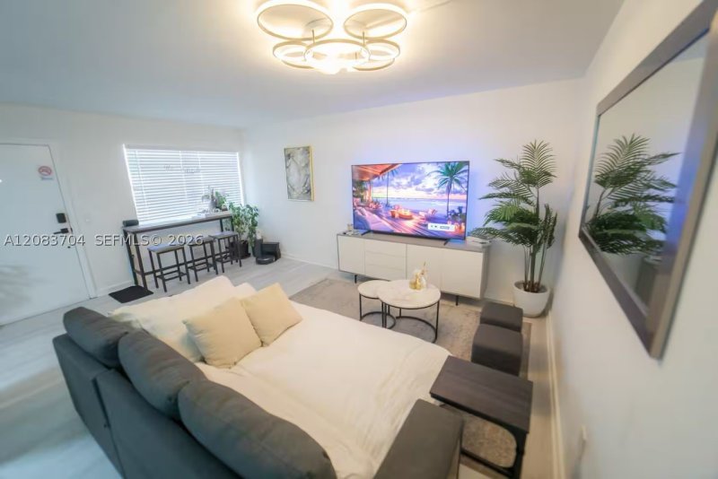 Apartment for rent at Bayshore Yacht Tennis Club 1016