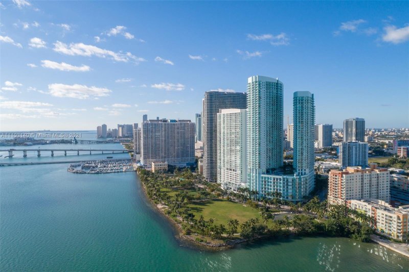 Condo for sale at Quantum 912