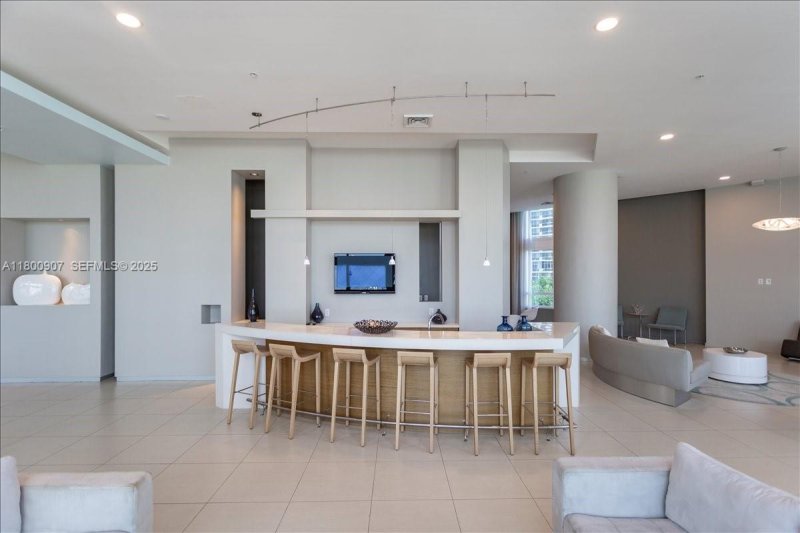 Condo for sale at Quantum 912