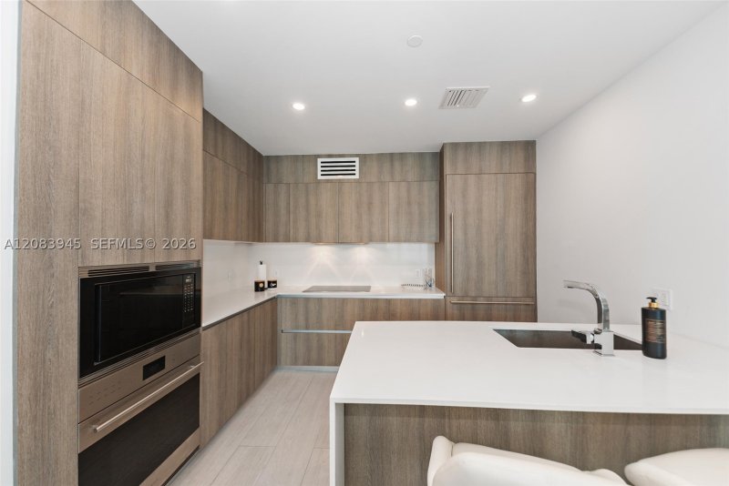 Condo for sale at Aurora 1403