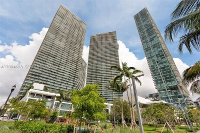 Aluguel de apartamento no Paraiso Bayviews 306