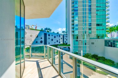 Aluguel de apartamento no Paraiso Bayviews 306