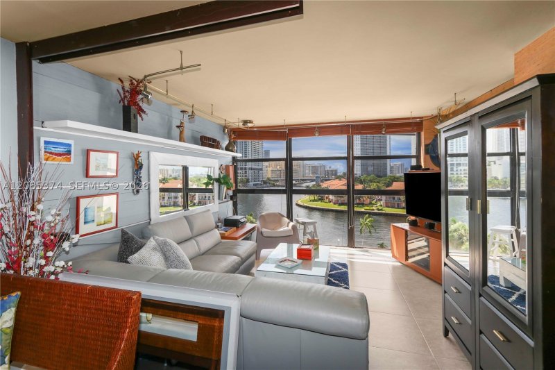 Condo for sale at 200 Leslie 724
