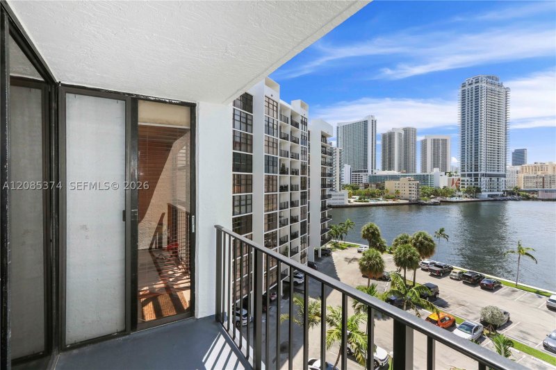 Condo for sale at 200 Leslie 724
