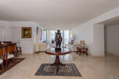 Aluguel de apartamento no Sands Pointe 1704