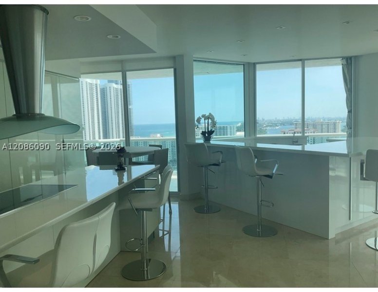 Condo for sale at Oceania 5 2654