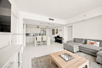 Aluguel de apartamento no Mint at Riverfront 2004