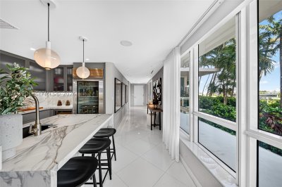 Comprar apartamento no Bentley Bay South 601