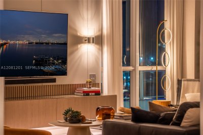 Comprar apartamento no Bentley Bay South 601