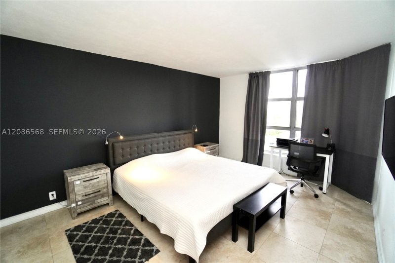 Condo for sale at Mystic Pointe 600 606