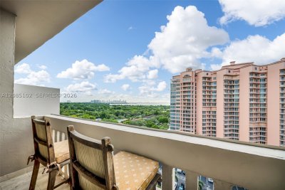 Comprar apartamento no Gables Waterway Towers PH10