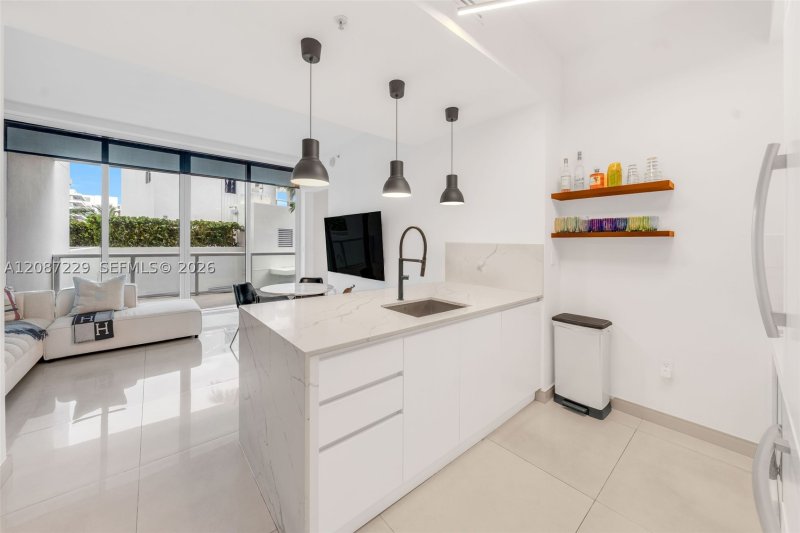 Condo for sale at Continuum II North 514