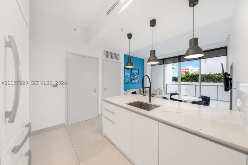 Condo for sale at Continuum II North 514