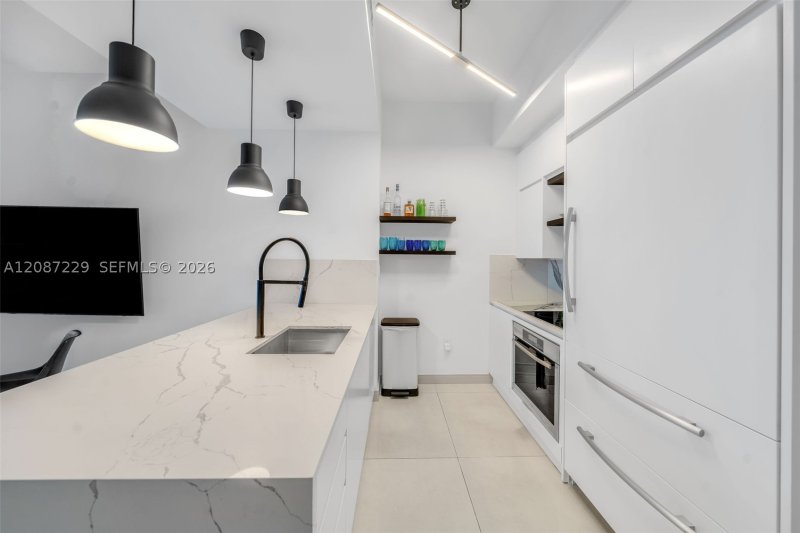 Condo for sale at Continuum II North 514