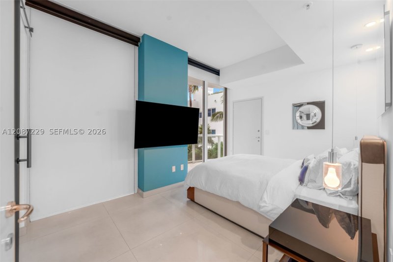 Condo for sale at Continuum II North 514