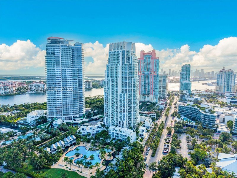 Condo for sale at Continuum II North 514
