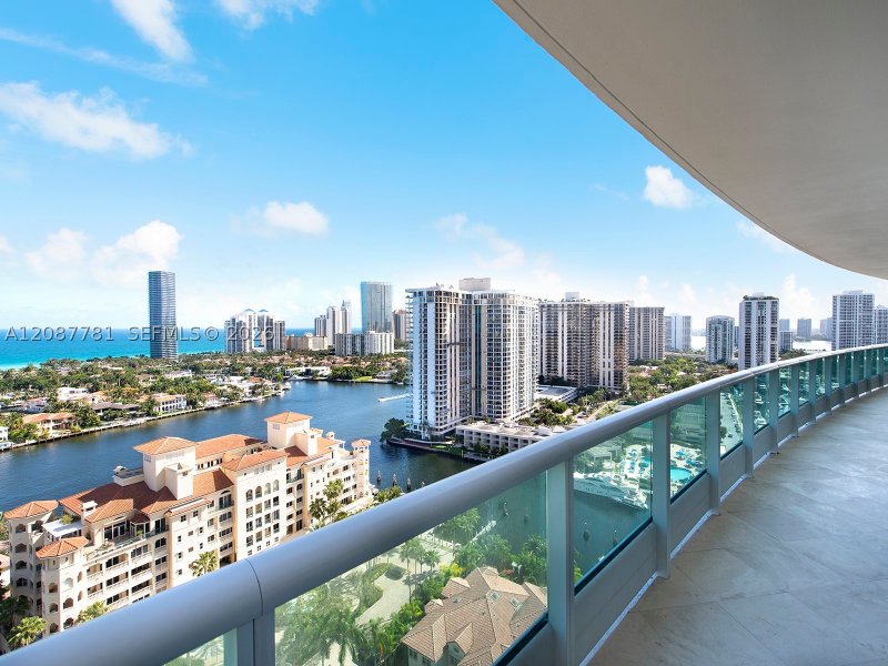 Condo for sale at Porto Vita 2002