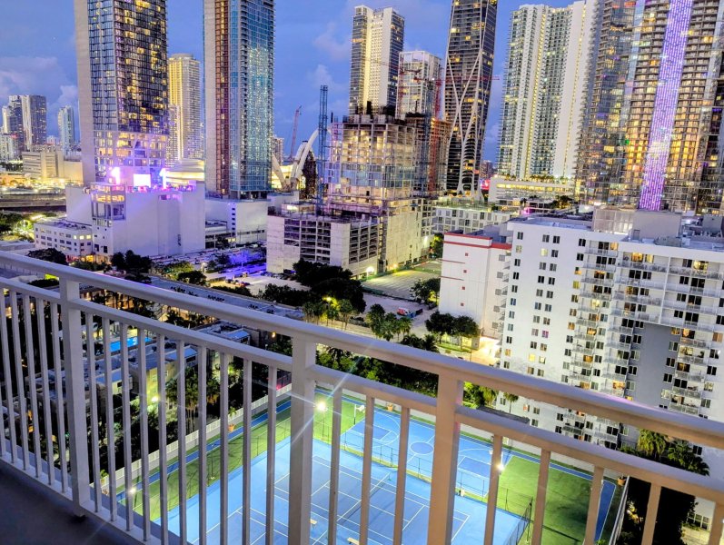 Apartment for rent at Madison Miami W-2202