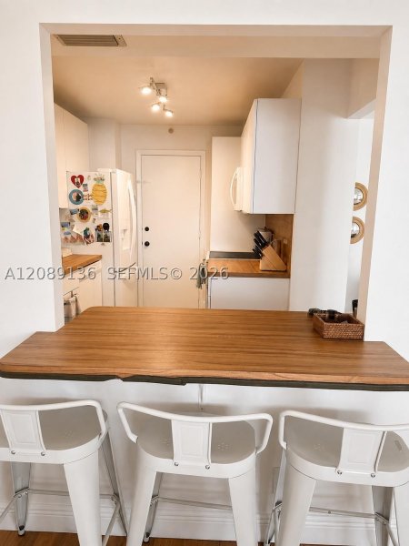 Apartment for rent at Island Breakers 5A