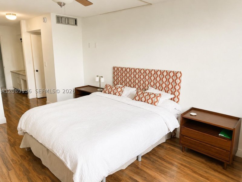 Apartment for rent at Island Breakers 5A