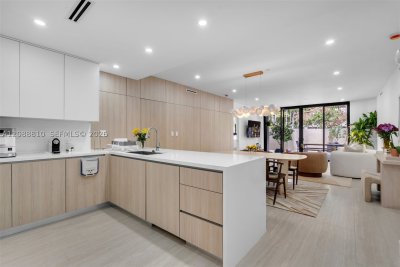 Comprar apartamento en Key Colony III Emerald Bay 138
