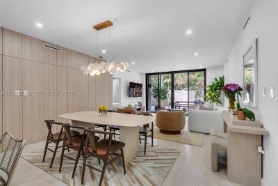 Comprar apartamento en Key Colony III Emerald Bay 138
