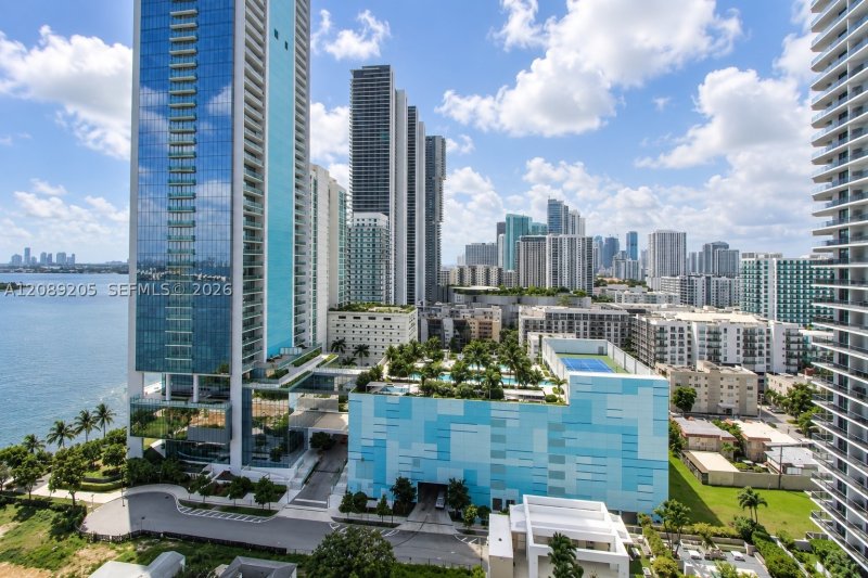 Comprar apartamento en The Crimson Miami 1806