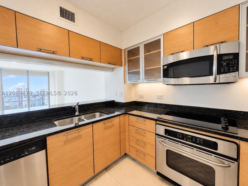 Apartment for rent at Brickell on the River North 1805