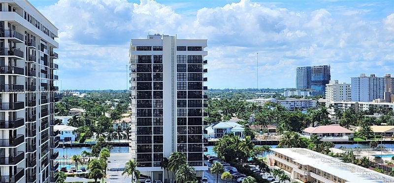 Condo for sale at Parker Plaza Estates 901