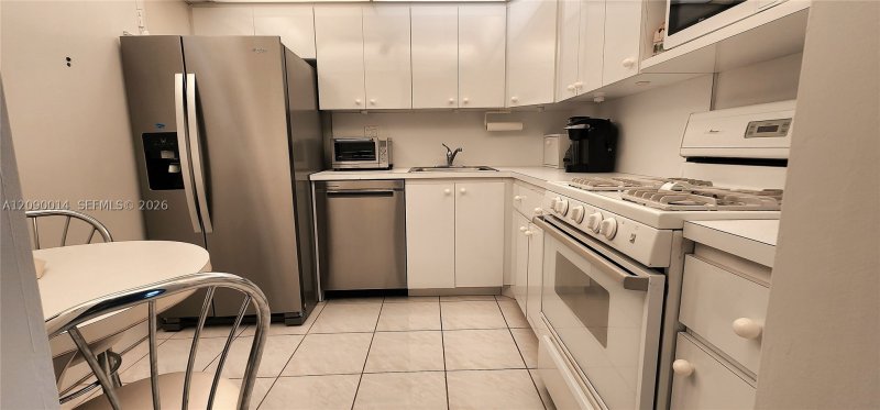 Condo for sale at Parker Plaza Estates 901