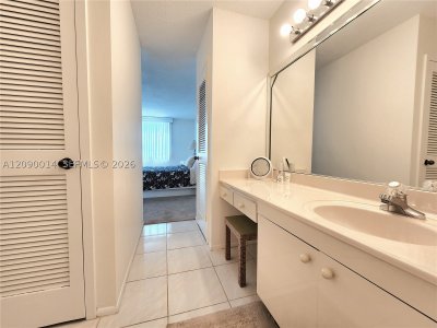 Comprar apartamento en Parker Plaza Estates 901