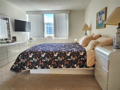 Comprar apartamento en Parker Plaza Estates 901