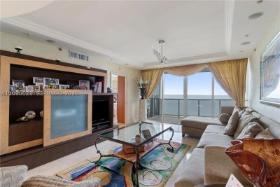 Alquiler de apartamento en Ocean Three 1906