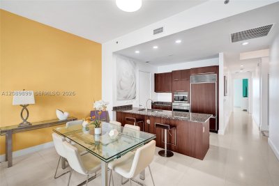 Comprar apartamento no Trump Tower One 4102