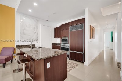 Comprar apartamento no Trump Tower One 4102